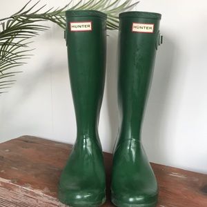 Hunter rain boots green